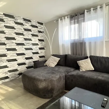 Villa Louis 4 *